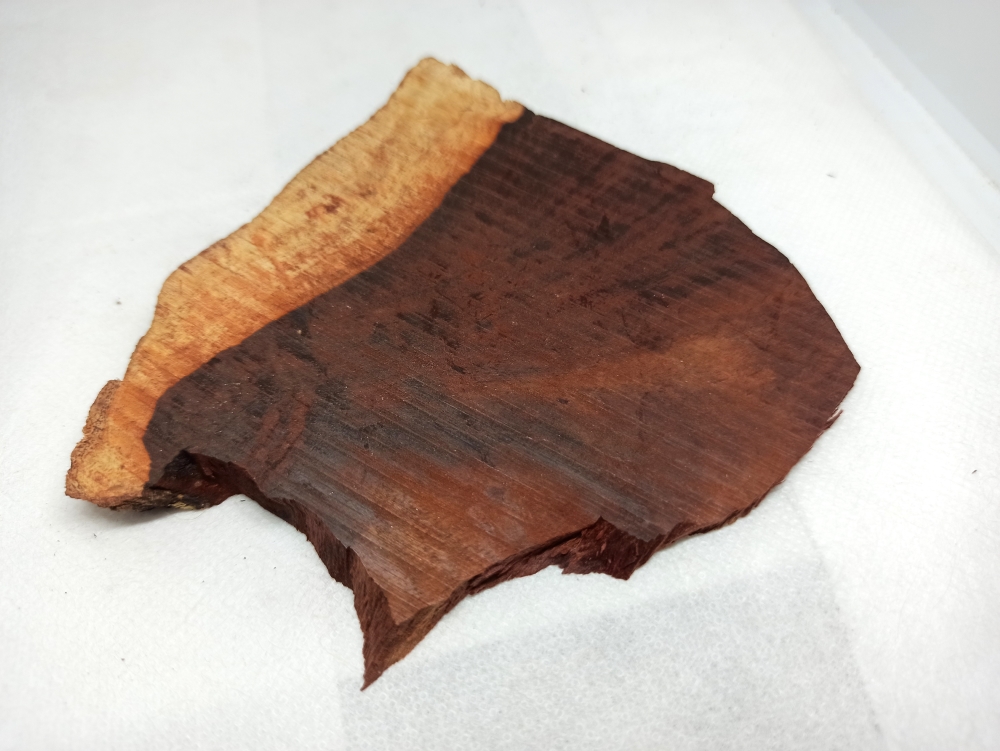 RED SANDALWOOD - PTEROCARPUS SANTALINUS / செஞ்சந்தனம் (लाल चंदन)